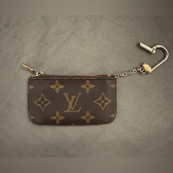Louis Vuitton Key Pouch - Picture 3 of 6